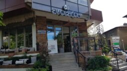 Avocadoo, bistro de avocadi in Piata 1 Mai
