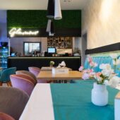 Glamour Restro Cafe, restaurant si cafenea in Baneasa