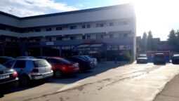 Comuna Tunari la Strip Mall