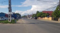 Comuna Tunari la Strip Mall