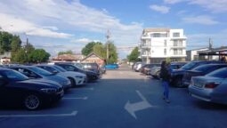 Comuna Tunari la Strip Mall