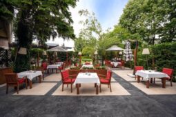 Crowne Plaza Pine and La Veranda