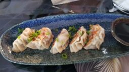 Restaurant international la Parcul Herastrau