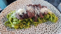 Restaurant international la Parcul Herastrau