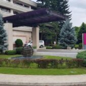 Parcul si gradinile Crowne Plaza Bucuresti