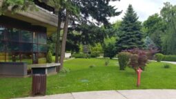 Parcul si gradinile Crowne Plaza Bucuresti