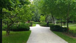 Parcul si gradinile Crowne Plaza Bucuresti