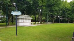 Parcul si gradinile Crowne Plaza Bucuresti