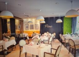 Crowne Plaza Pine and La Veranda