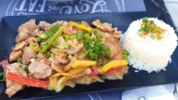 Restaurant filipinez Santiago Kitchen in Tunari