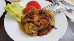 Teheran, restaurant iranian cu bucatarie persana