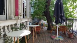 Victoria Hub, bistrou boem in Calea Victoriei