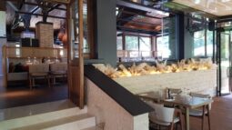 Salonul MRS Residence, restaurant in Parcul Herastrau