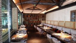 Salonul MRS Residence, restaurant in Parcul Herastrau