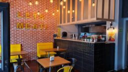 Burgerati si Chocoloco, bistrou de burgeri si clatite