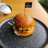 Burgerati si Chocoloco, bistrou de burgeri si clatite