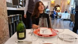 Cina cu Carolina, frumoasa studenta basarabeana
