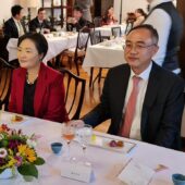 ES Yong-ho Kim si Sung Hee Kim