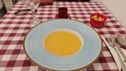 Cappuccino, fast food pe Ion Campineanu