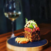 Luna Lounge, restaurant international pe Soseaua Oltenitei