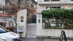 Raw Bakery, local raw vegan pe Popa Savu