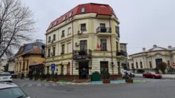 Zava, hotel, restaurant, terasa pe str. Stefan Mihaileanu