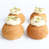 Choux cu fistic - Pastry Chef Cristina Mehedinteanu