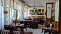 Casa cu Tei Monteoru