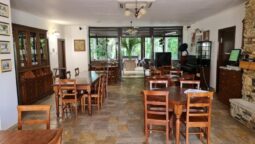 Cetatuia Magura, hotel & restaurant in Buzau