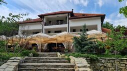 Cetatuia Magura, hotel & restaurant in Buzau