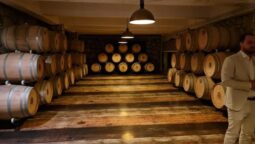 Pivnita cu comori de la Statiunea de Cercetare Pietroasa