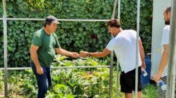 In vizita la gradina de legume a restaurantului Sardin, in loc. Lunguletu, jud. Dambovita