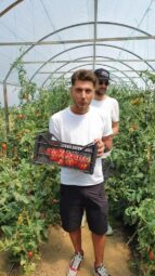 In vizita la gradina de legume a restaurantului Sardin, in loc. Lunguletu, jud. Dambovita