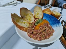 Akos, restaurant mediteraneean in Bucuresti - Restocracy