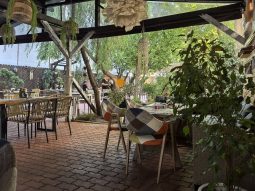 Restaurantul Rare Garden